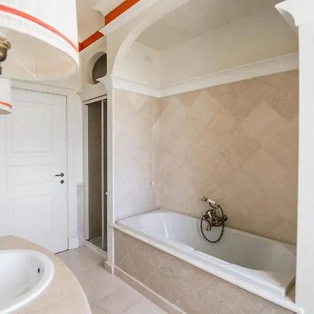 San Pietro ファームステイ デセンツァーノ・デル・ガルダ